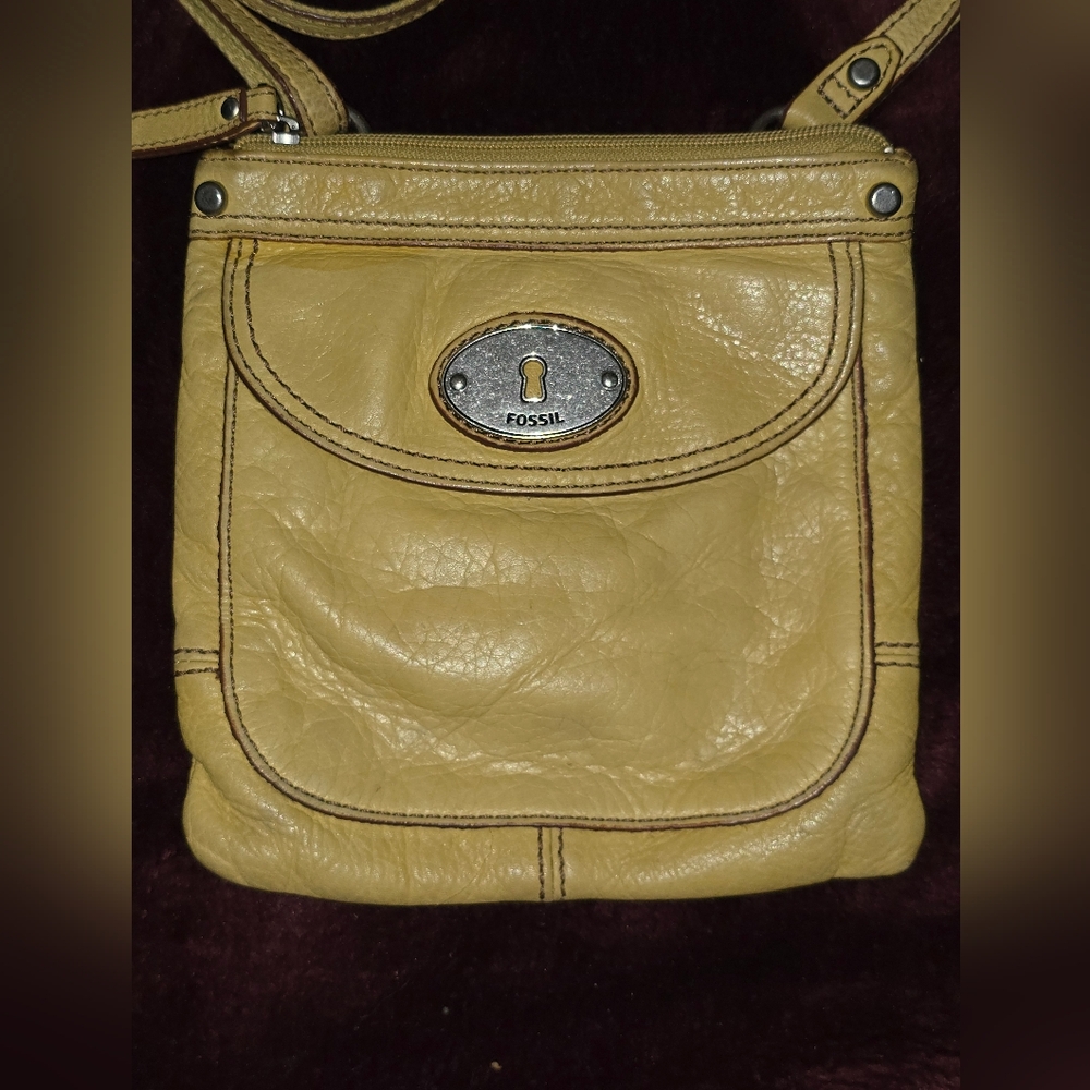 Vintage Fossil Yellow Genuine Leather Crossbody - Picture 3 of 13